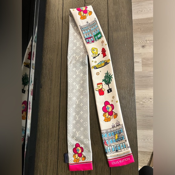 Louis Vuitton Vivienne Silk Satin Bandeau Twilly Light Grey Pink - Picture 5 of 11